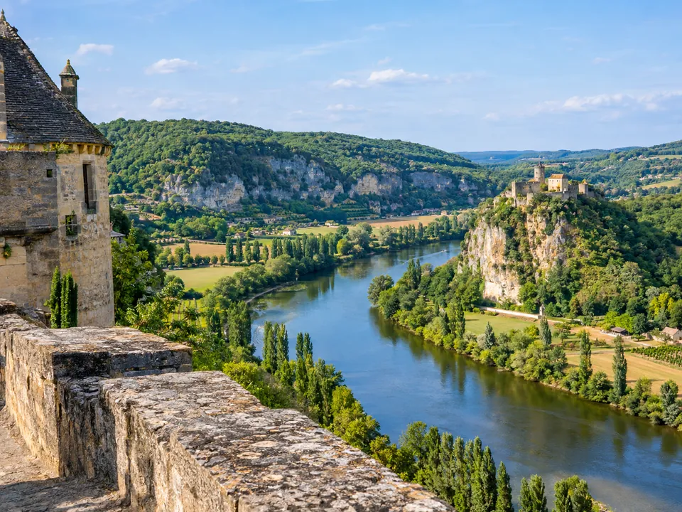 Das Dordogne-Tal von den Walls von Castelnaud aus gesehen, mit Beynac in der Ferne